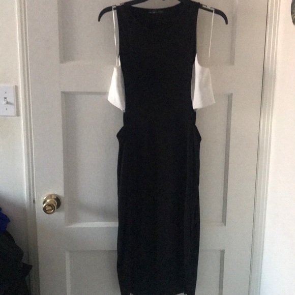Zara Black dress with white side panel cutout - Picture 2 of 3